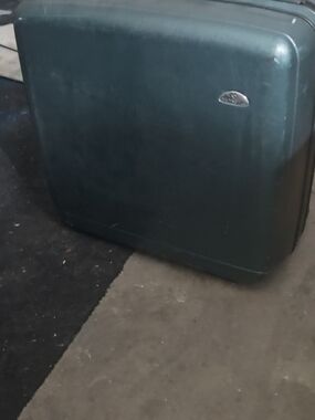 Samsonite Dark Green Hard Shell Suitcase